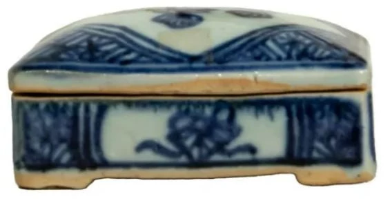 Live Auctioneer Asian Blue And White Covered Rectangular Boxes, Vintage 2 Live Auctioneer Asian Blue And White Covered Rectangular Boxes, Vintage